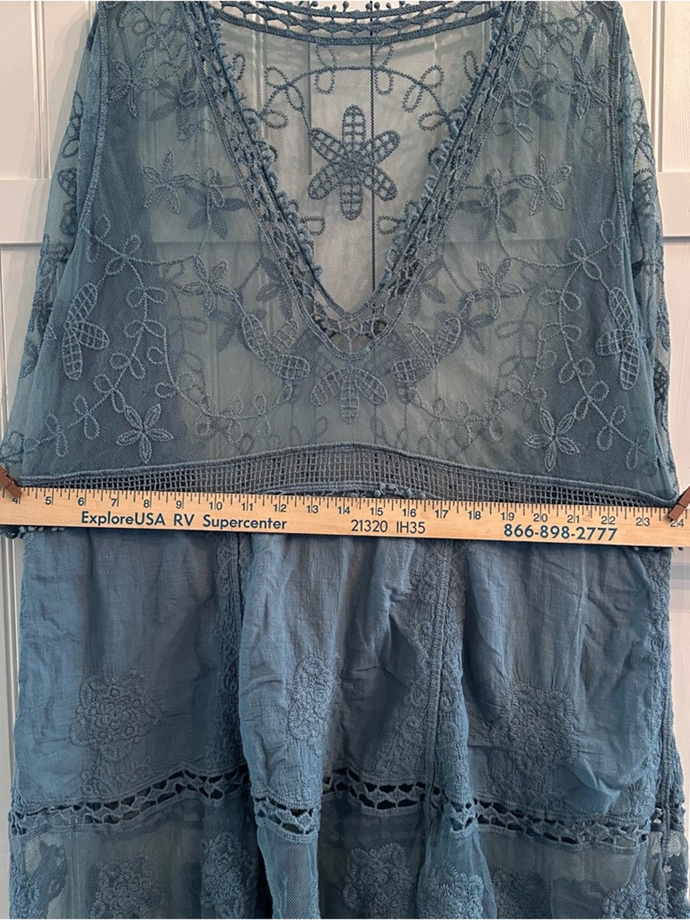 Lace-Embroidered V-Neck Tunic Top in Dusty Blue M/L - Picture 2 of 4
